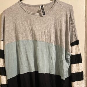 XL women’s longsleeve tee shirt style top